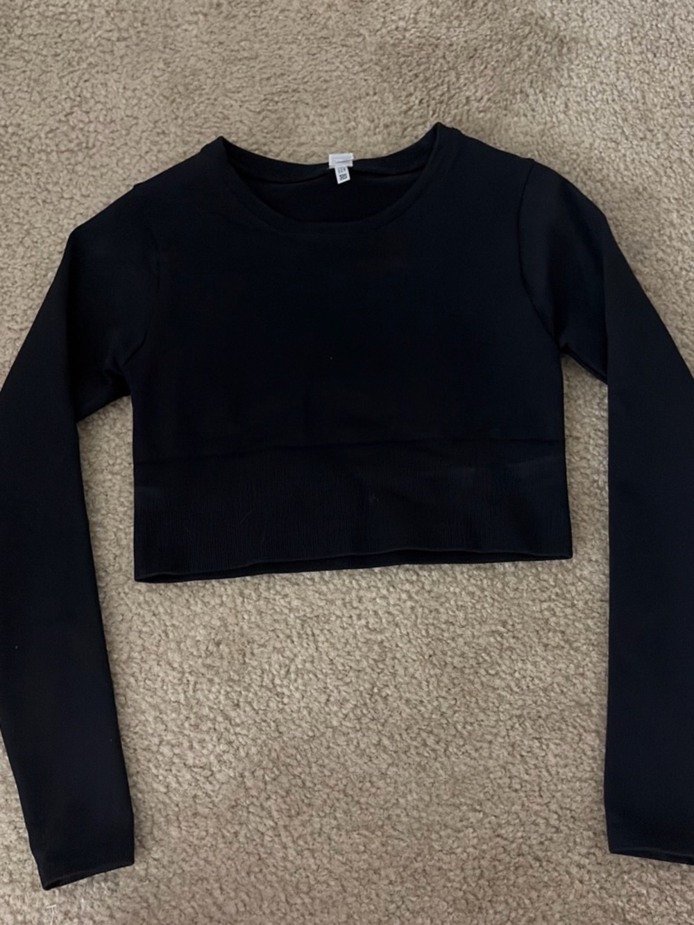 American Eagle Outfitters Black Cropped Long Sleeve Top